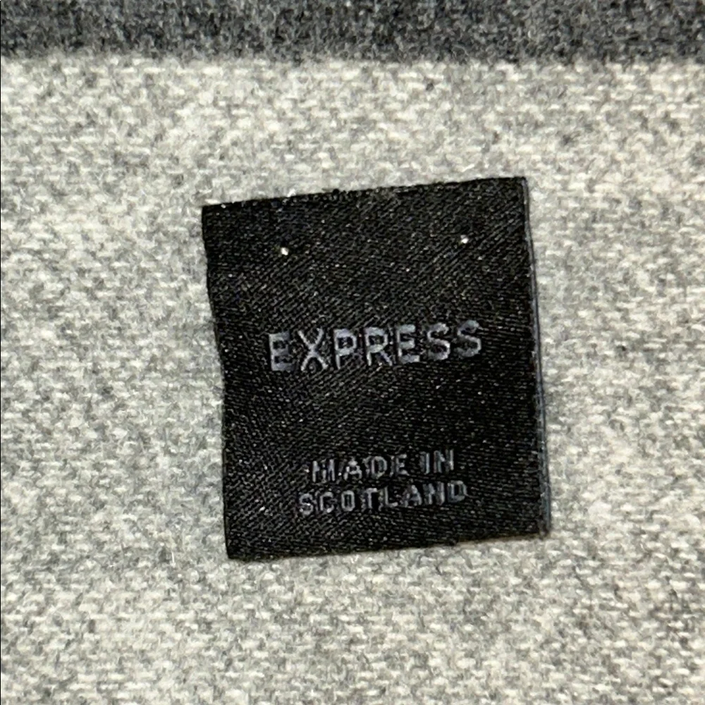 Express Black‎ and Gray Merino wool and cashmere scarf with fringe. Scotland
